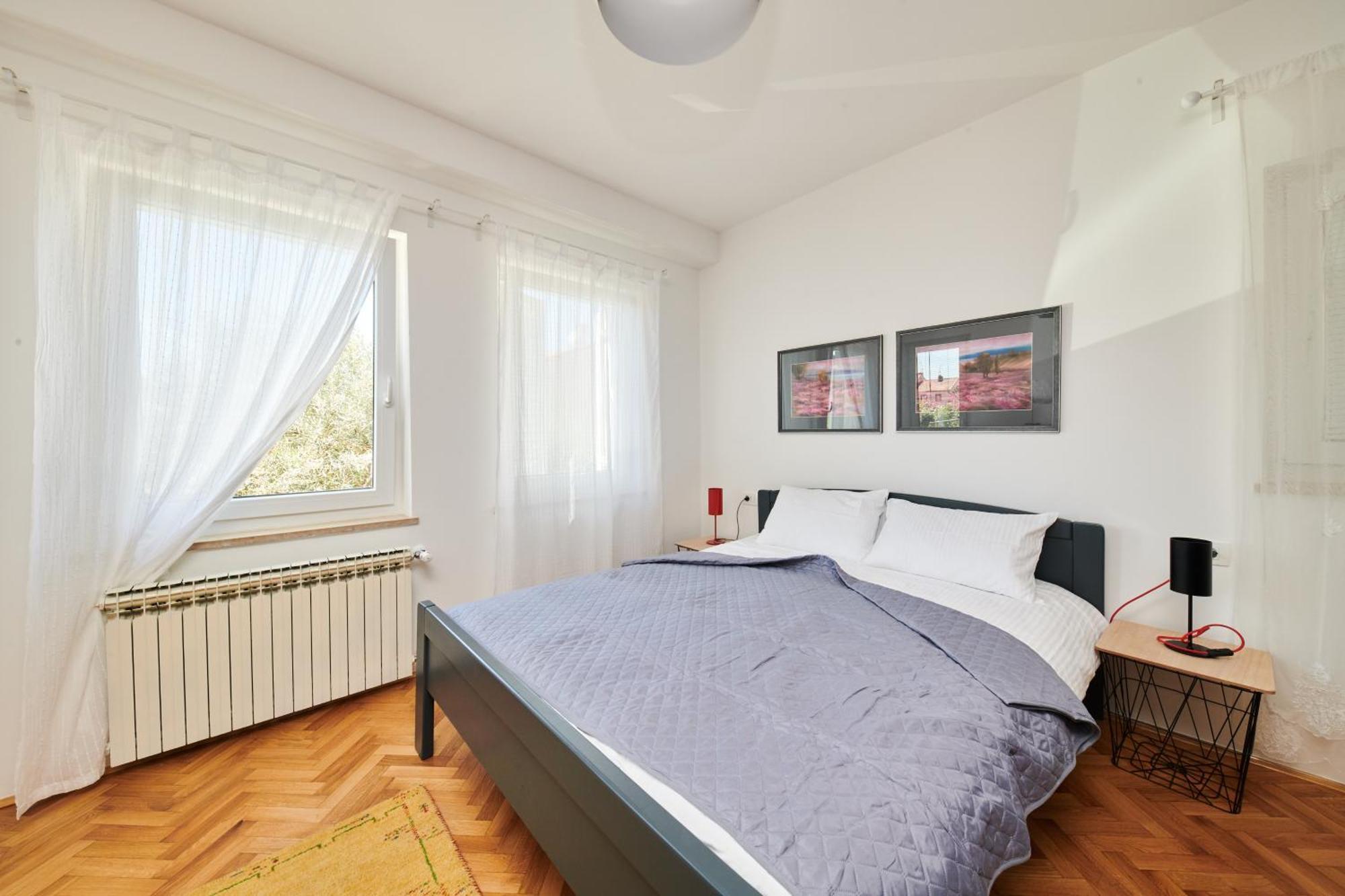Mina'S Shine Apartment Umag Luaran gambar
