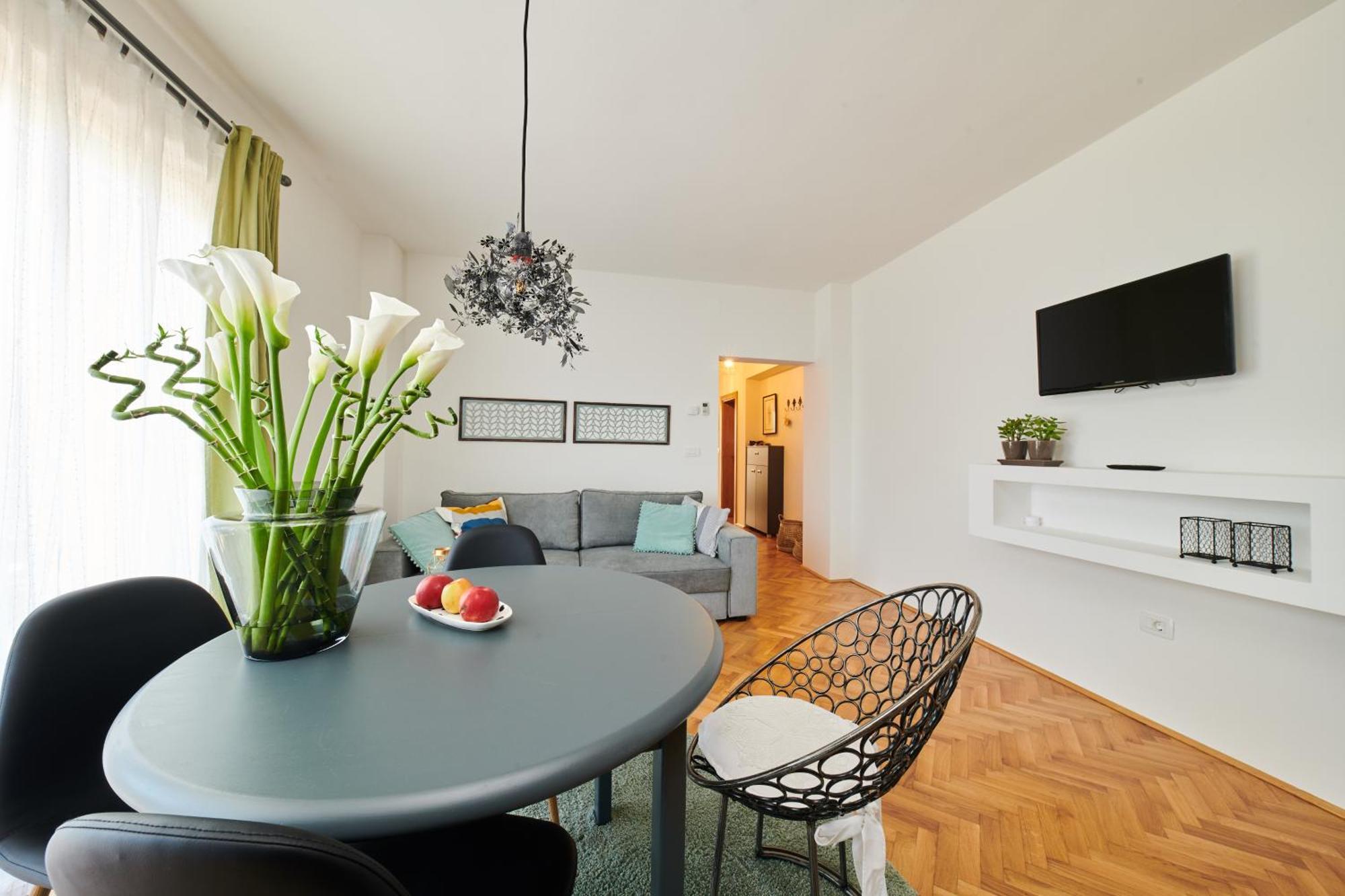 Mina'S Shine Apartment Umag Luaran gambar